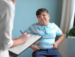 Bukan Diet Ketat, Ini Cara Bertahap Atasi Obesitas pada Anak