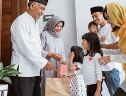 Jangan Sembarangan Menyentuh Anak Saat Lebaran, Dokter Ingatkan Risiko Penularan Penyakit
