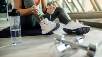 Tips Memilih Sepatu Olahraga yang Tepat untuk Kenyamanan dan Performa Maksimal Tips Memilih Sepatu Olahraga yang Tepat untuk Kenyamanan dan Performa Maksimal