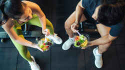 Cara Mengatur Pola Makan bagi Pecinta Olahraga: Kunci Performa Maksimal dan Tubuh Sehat Cara Mengatur Pola Makan bagi Pecinta Olahraga: Kunci Performa Maksimal dan Tubuh Sehat