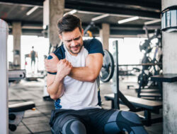 Tips Menghindari Cedera saat Berolahraga agar Tetap Aman dan Optimal