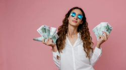 Hidup Hemat tapi Tetap Stylish: Tips Cerdas Anak Muda di Era Modern