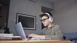 Musik Lo-Fi: Teman Setia untuk Belajar dan Bekerja