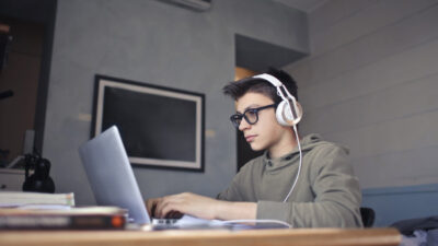 Musik Lo-Fi: Teman Setia untuk Belajar dan Bekerja