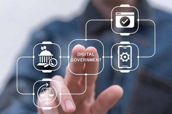 Digitalisasi Layanan Publik: Kemudahan atau Tantangan di Era Modern?