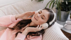 Playlist Lagu Santai untuk Menemani Waktu Santai: Musik Terbaik untuk Relaksasi dan Melepas Penat