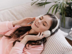 Playlist Lagu Santai untuk Menemani Waktu Santai: Musik Terbaik untuk Relaksasi dan Melepas Penat