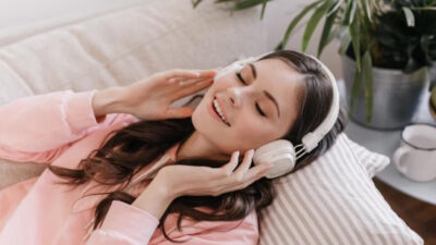 Playlist Lagu Santai untuk Menemani Waktu Santai: Musik Terbaik untuk Relaksasi dan Melepas Penat